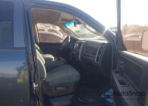 2015 Ram 1500 Express z USA, uszkodzony, nr VIN 3C6RR7KTXFG699419